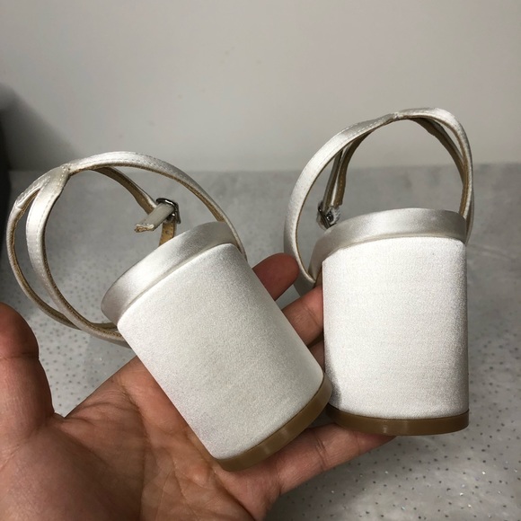 Badgley Mischka Clara Embellished Soft White Block Heel 5.5 NEW - Picture 7 of 9